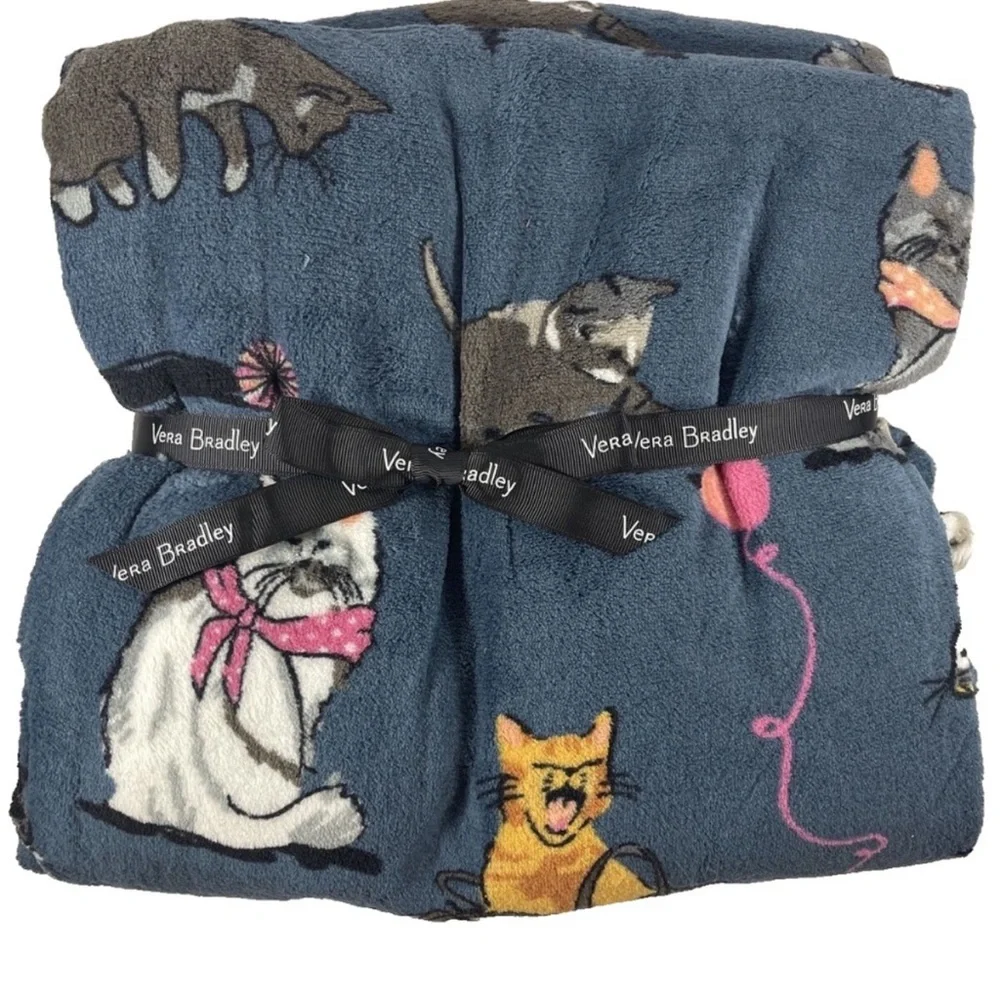 LAST SET!! Vera Bradley NWT Cat’s Meow Print Plush Throw & Matching Socks 🐈‍⬛🩵🐈